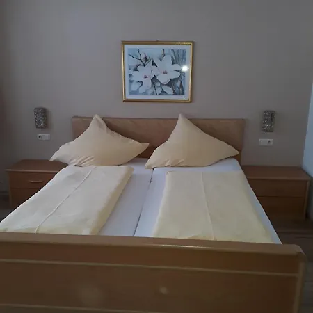 Brix בית הארחה 3*